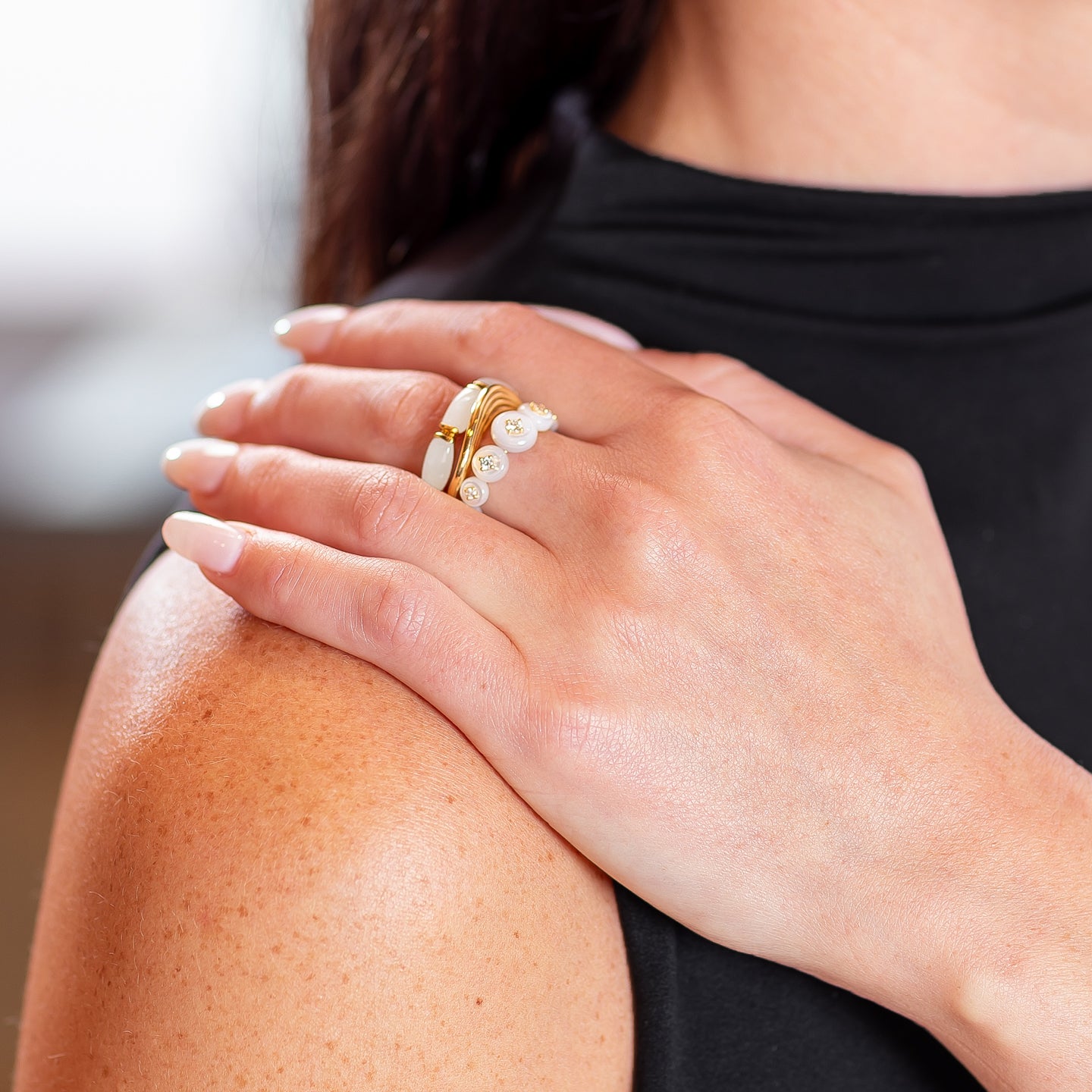 Fernando Jorge Surrounding Small Mother of Pearl Ring