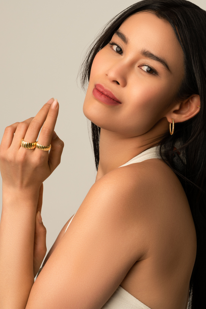 Anita Ko Thin Zoe Band