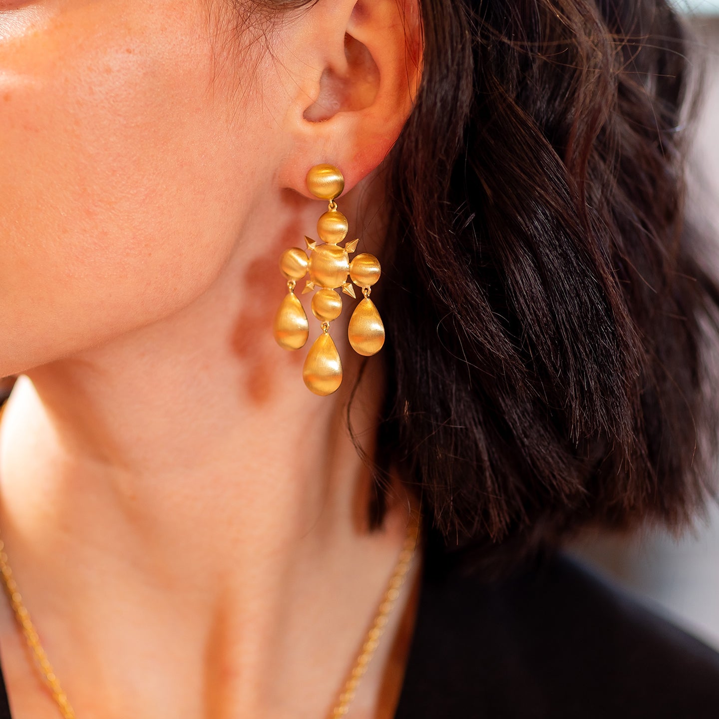 Irene Neuwirth 'Classic' Puffed Gold Chandelier Earrings