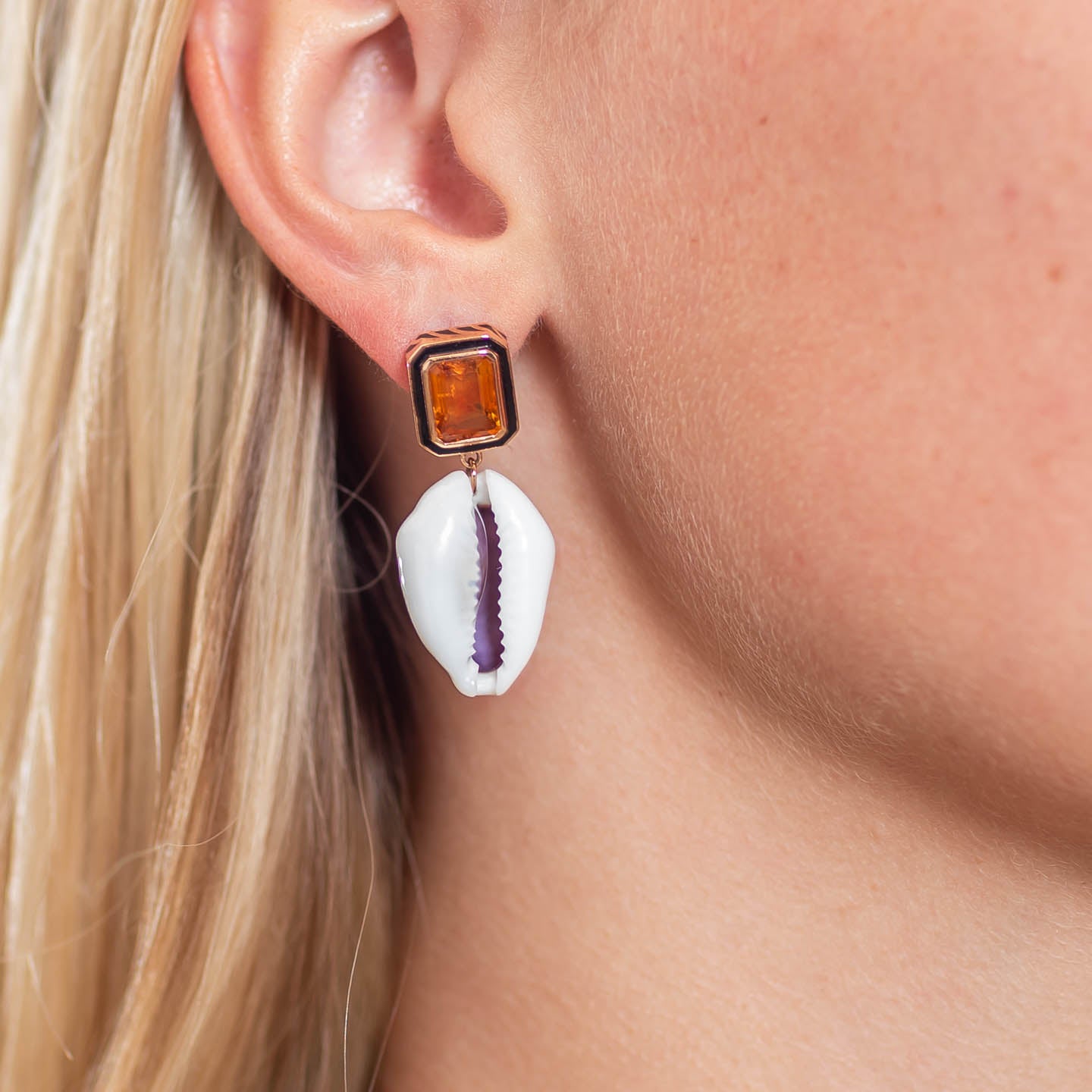 Dezso Classic Natural Cowry Earrings with Citrine